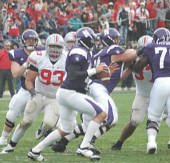 Nadar Abdallah zeroes in on Northwestern QB Mike Kafka November 8, 2008 (Photo: Steve Helwagen, Bucknuts