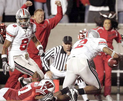 Terrelle Pryor scores the game-winning touchdown with 1:08 left in the game after engineering a 12 play 80 yard drive in the 4th quarter. (Milwaukee Journal Sentinel)